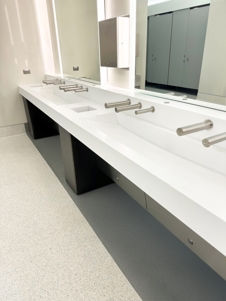 Tubular Trio Denver International Airport 04 | Stainless Steel AISI 316: High-Performance Strength for Today’s Demanding Commercial Washrooms